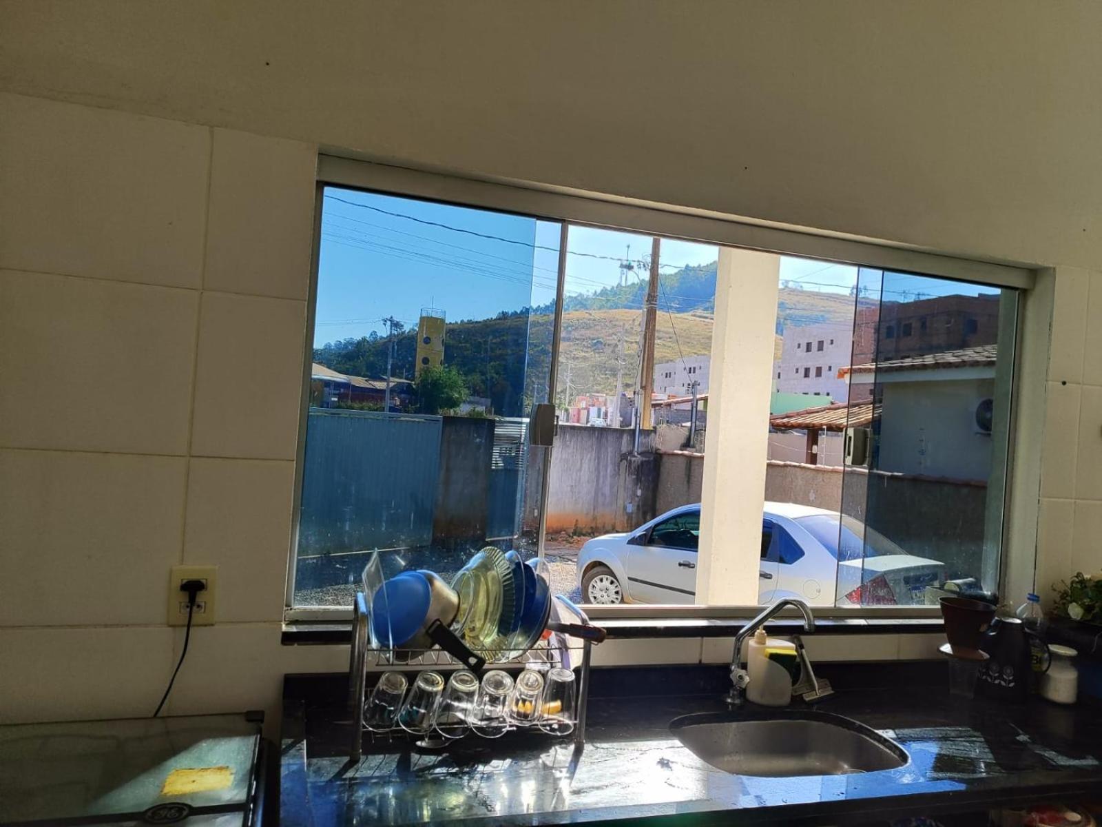 Casa Espacosa Em Frente A Pracinha Capitolio Luaran gambar